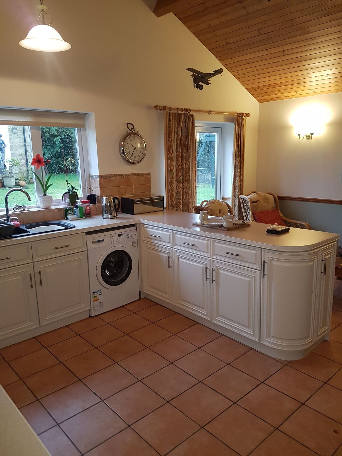 Kitchen refurbishment after Refinishing Touch Kitchen refurbishment after Refinishing Touch