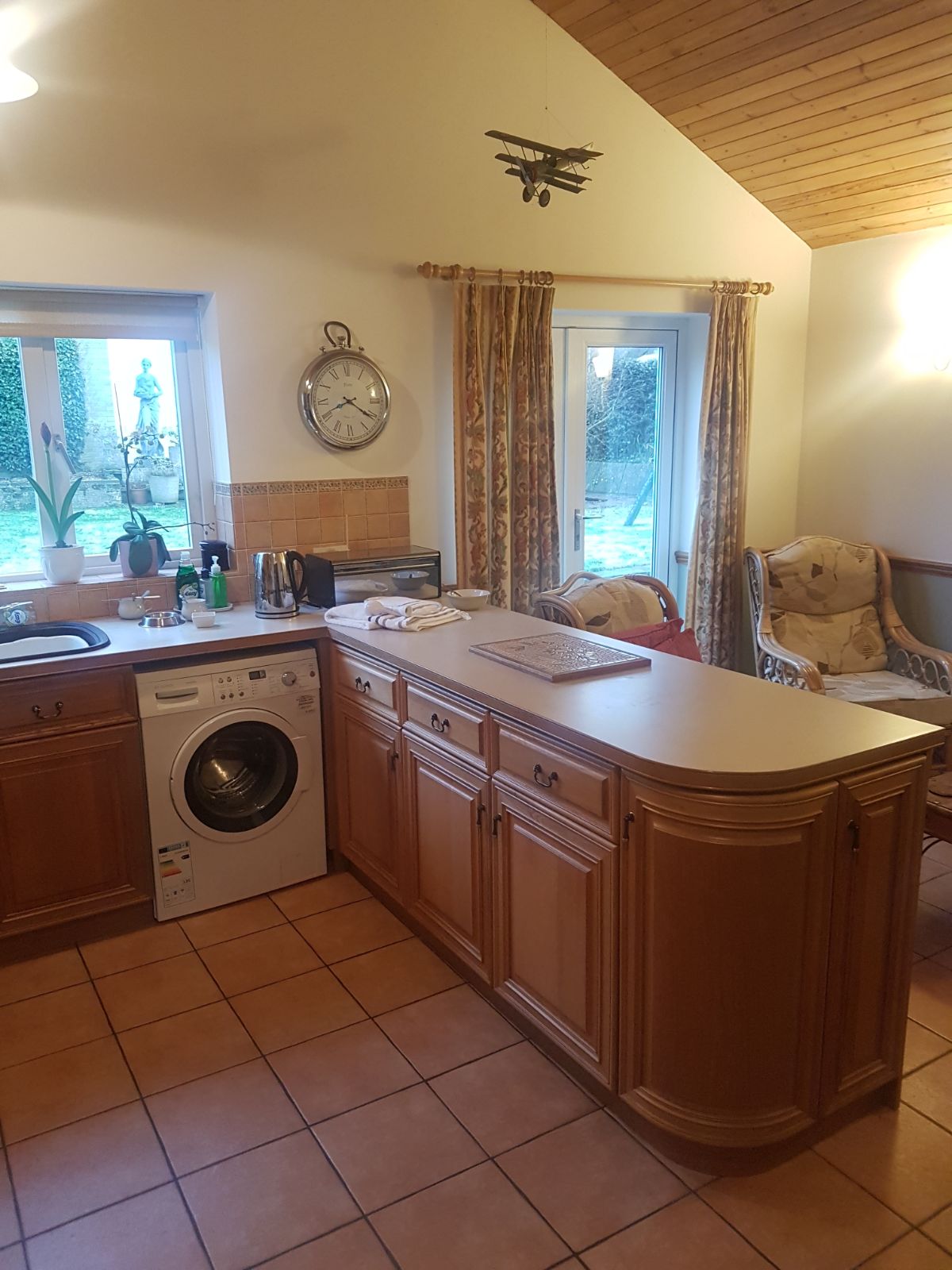 Kitchen before Refinishing Touch refurbishment Kitchen before Refinishing Touch refurbishment